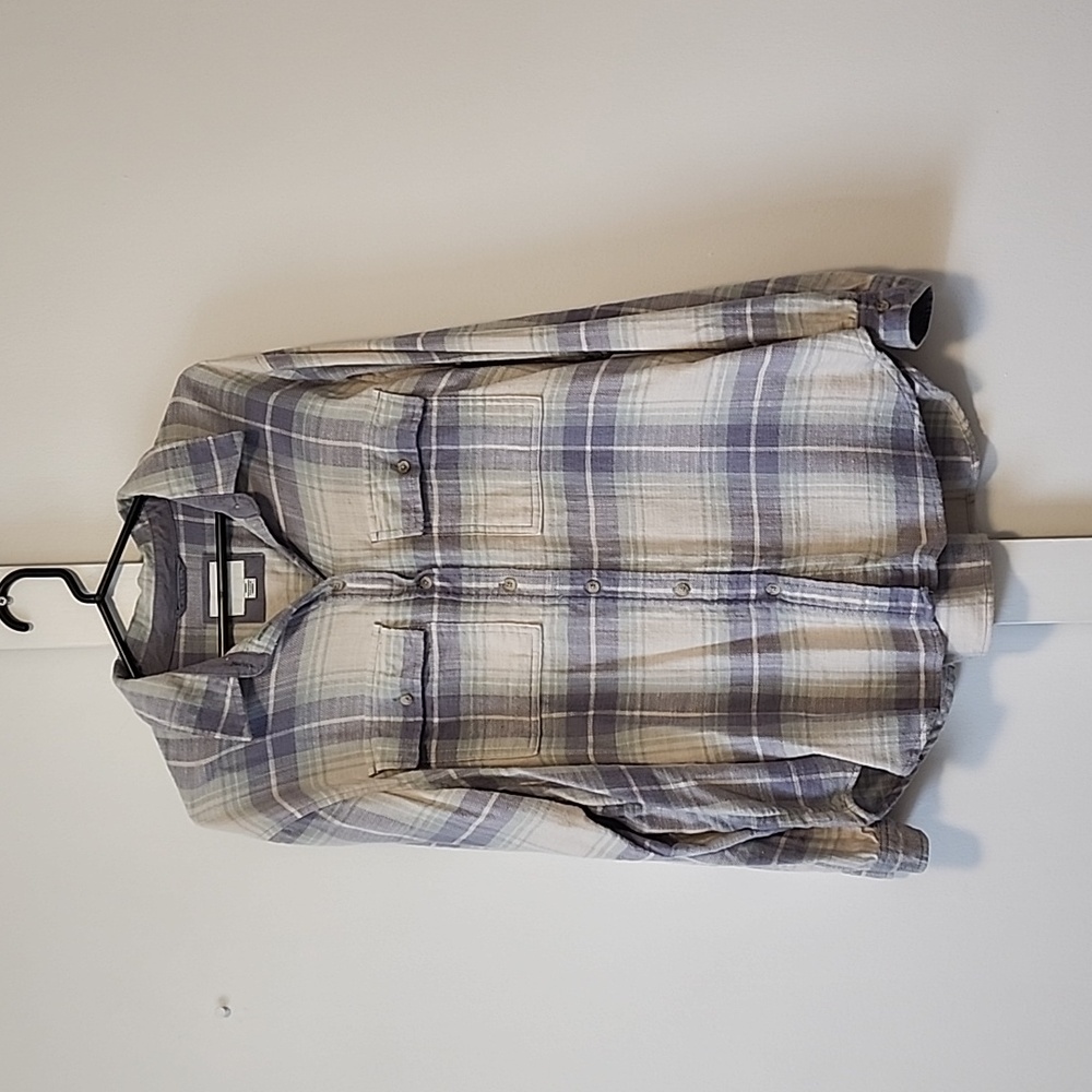 American Eagle Outfitters plaid button down shirt size M